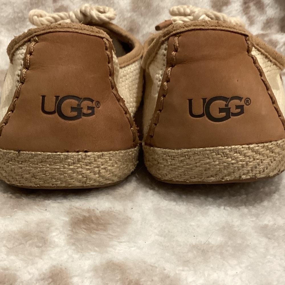 UGG Deck Shoe Style Slip-on Shoe, Size 8